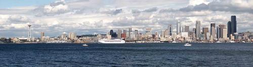 The Seattle skyline, complete with everpresent clouds!
